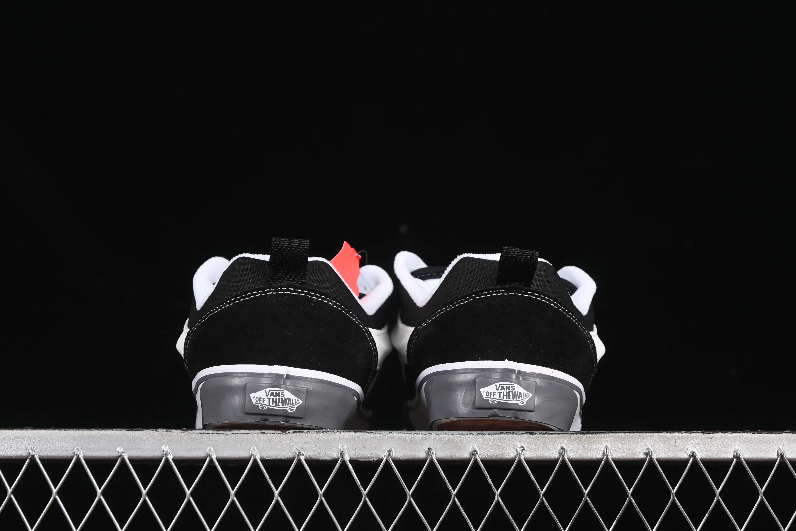 All categories Vans Vans series Vans Low Vans low-top Vans Knu Skool Vans low-top retro casual fat bread shoes VN0009QCCJJ